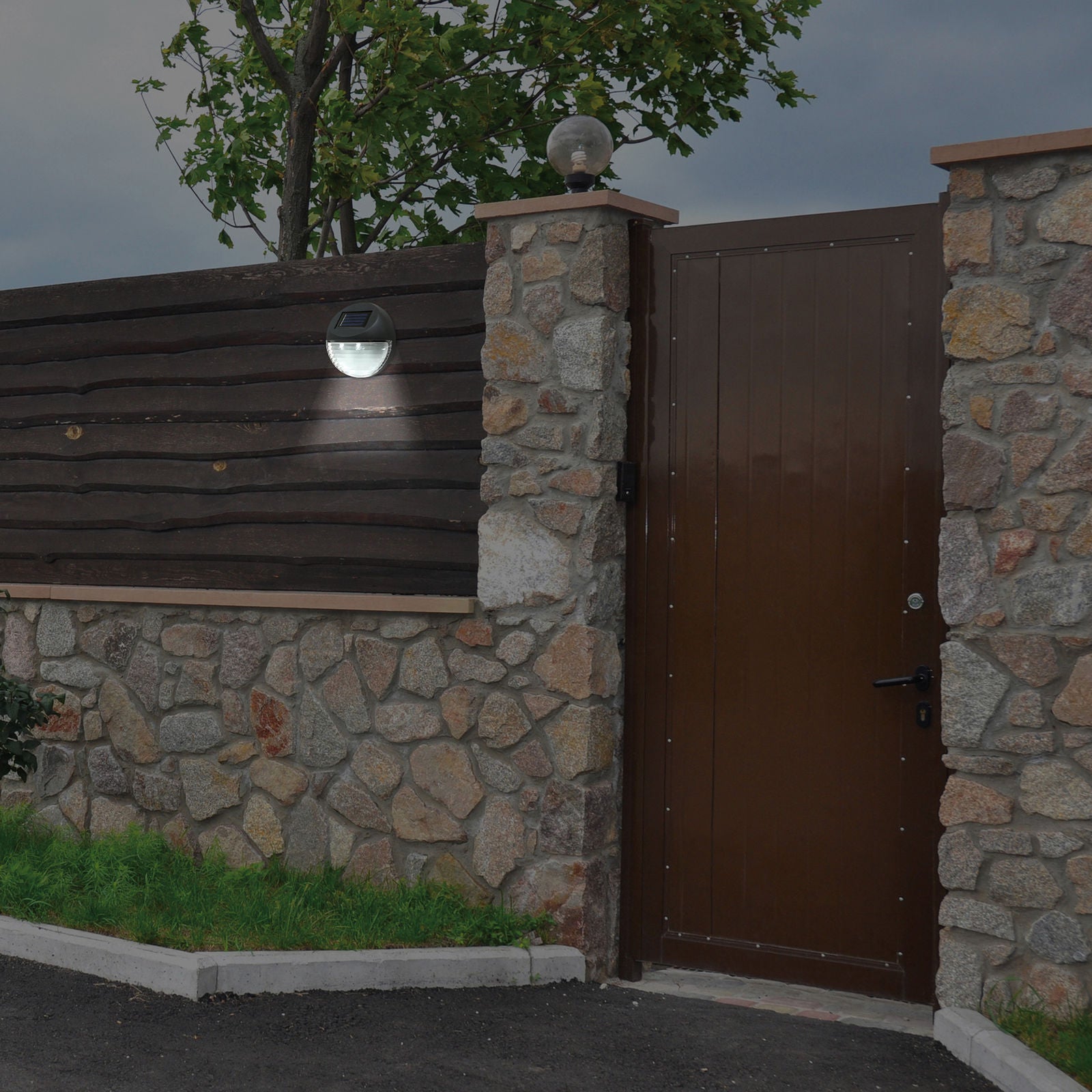 Utmark Solar LED Fence Wall Lamp Light Garden Backyard Outdoor Safety Visibilty-Outdoor Lights-PEROZ Accessories