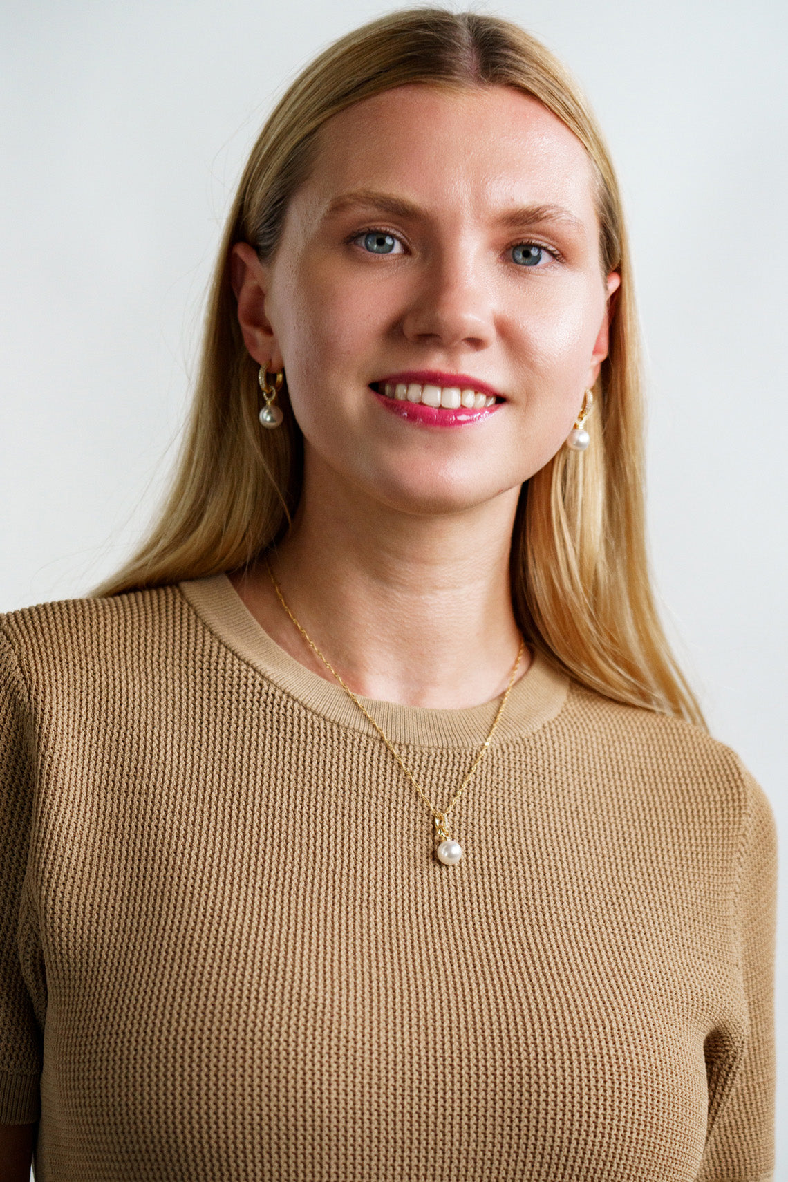 ADAGIO DUO HOOP PEARL EARRING GOLD-PEROZ Accessories