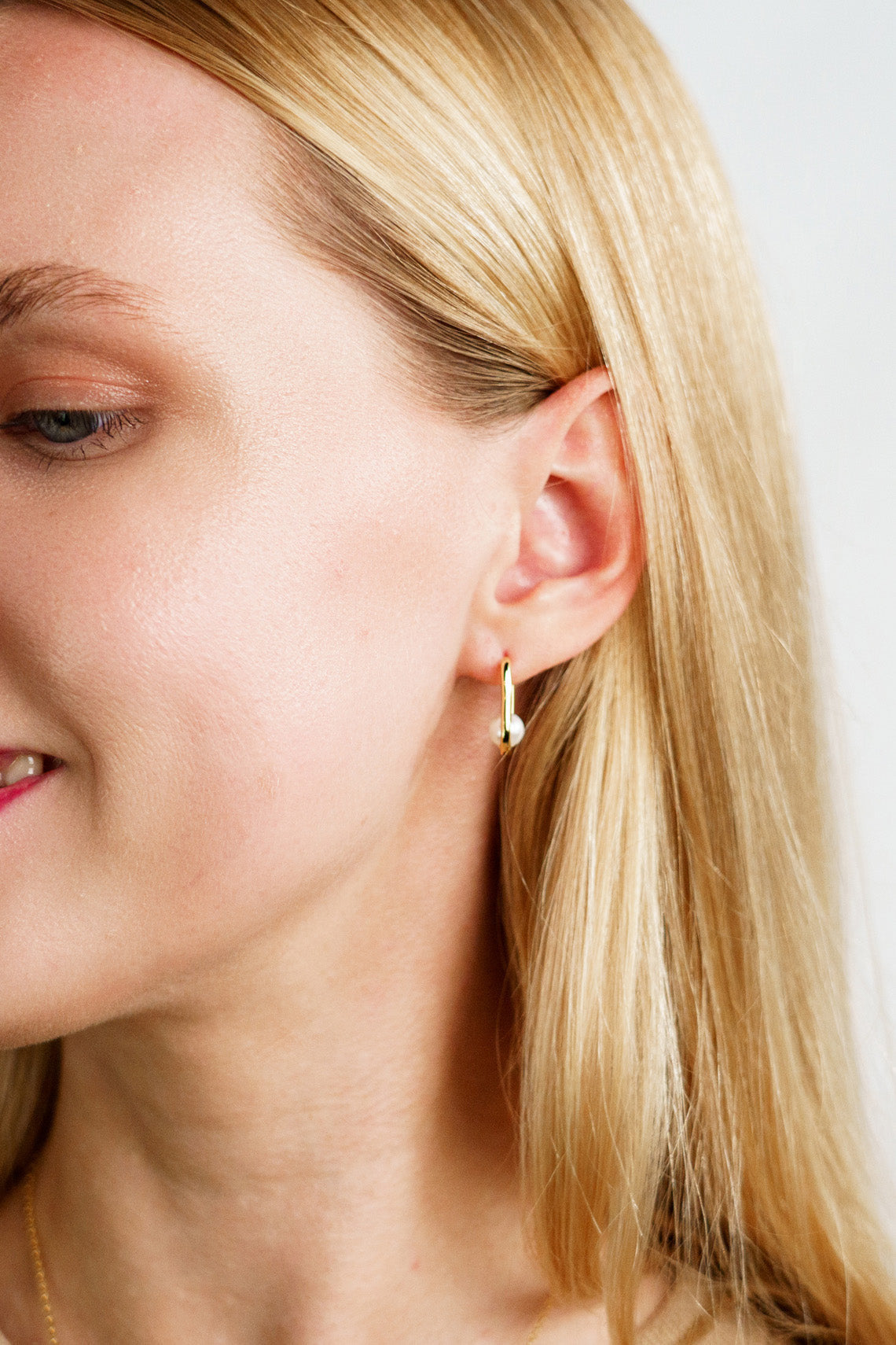 ADAGIO NINE-2-FIVE PEARL OVAL HOOPS GOLD-PEROZ Accessories