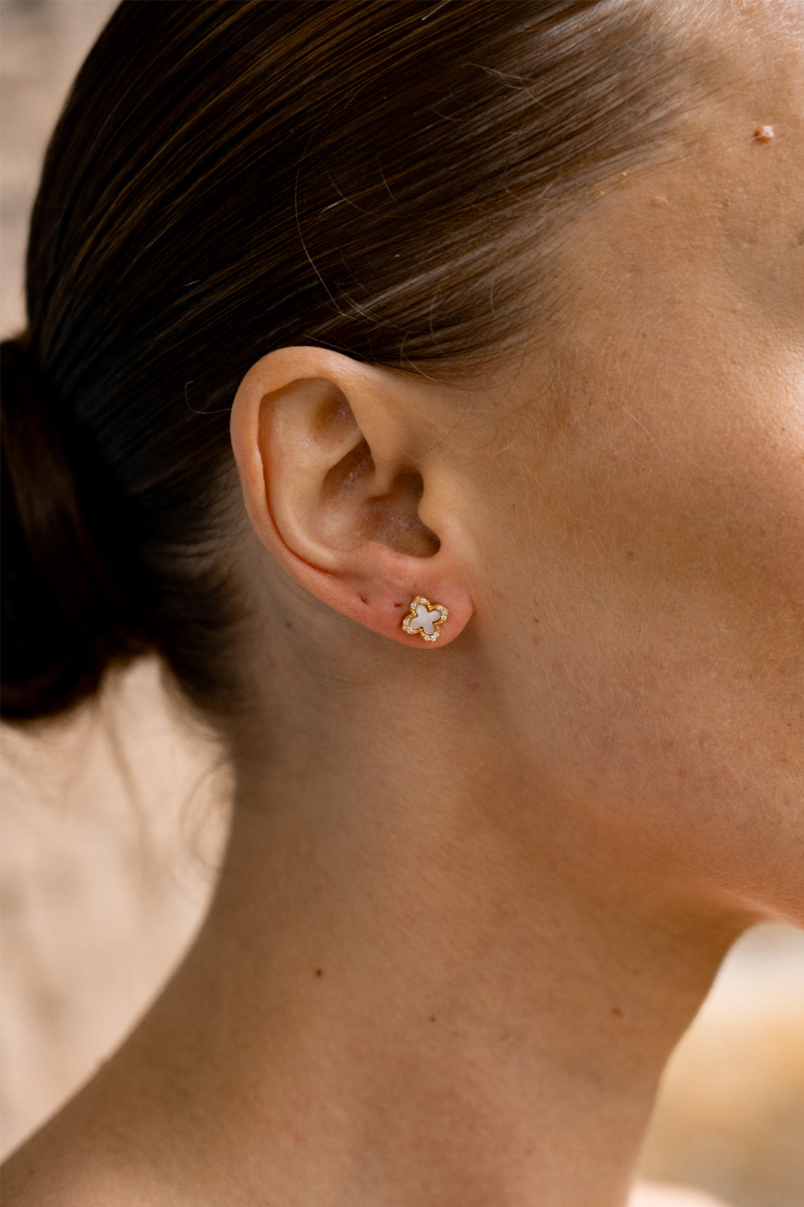 SYDNEY SOIRÉE FAIRWATER MOTHER OF PEARL STUD EARRINGS GOLD-PEROZ Accessories