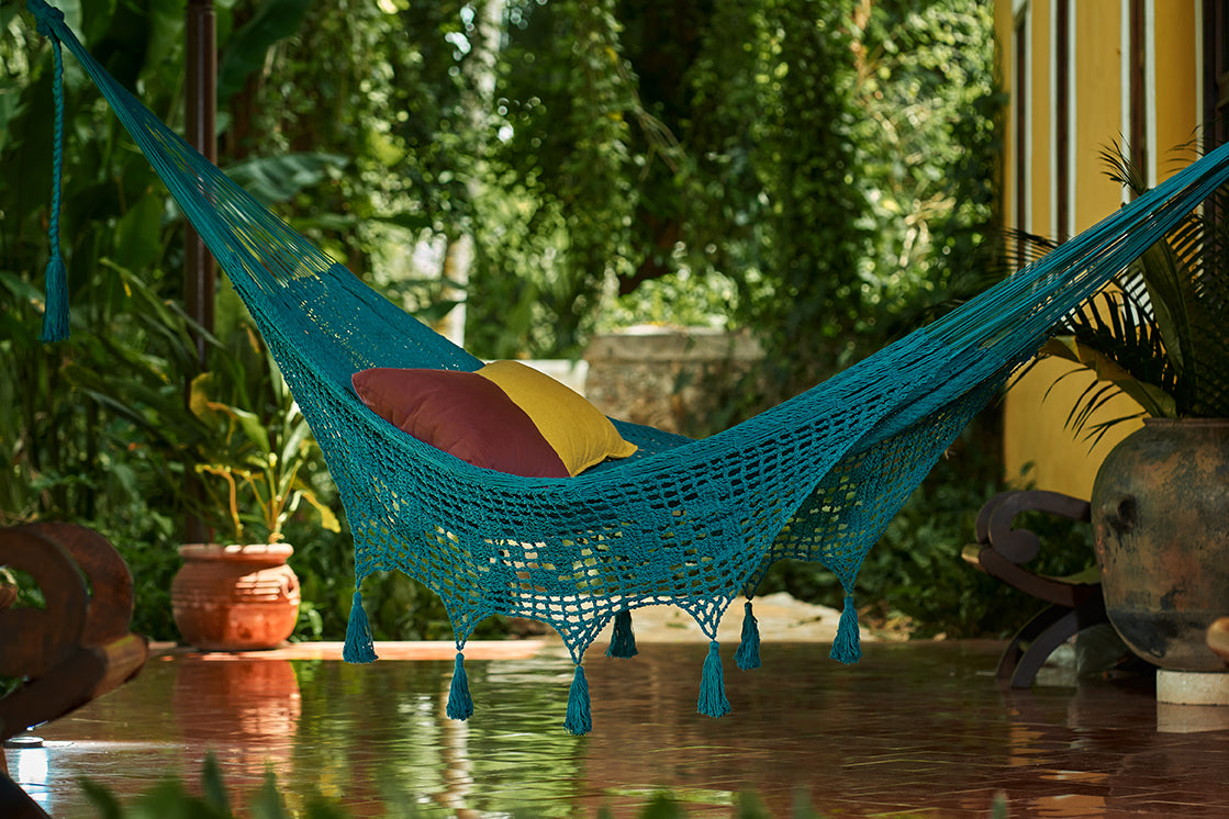 Outdoor undercover cotton Mayan Legacy hammock with hand crocheted tassels Queen Size Bondi-Hammock-PEROZ Accessories