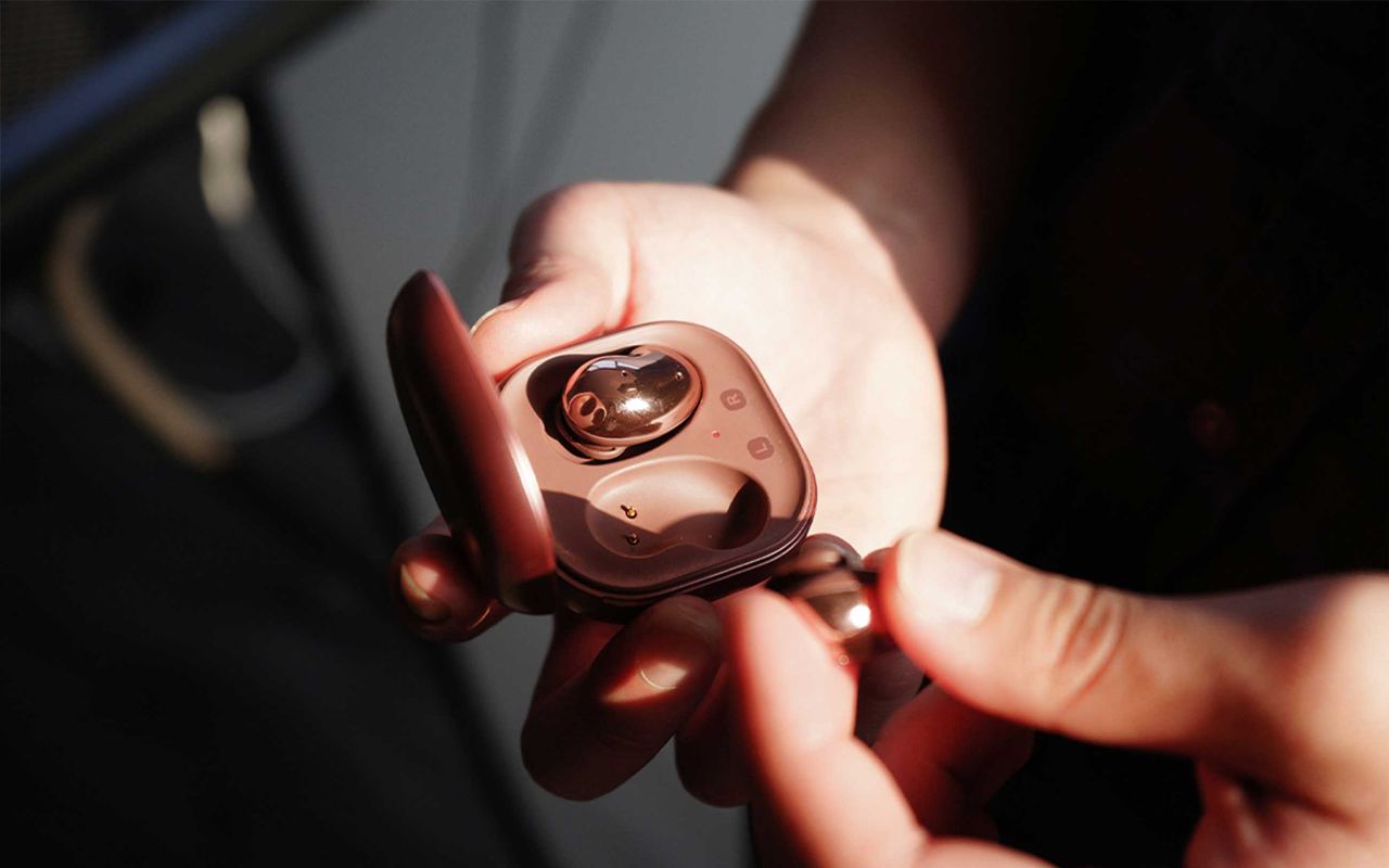 Headphones &amp; Earphones | Peroz Australia