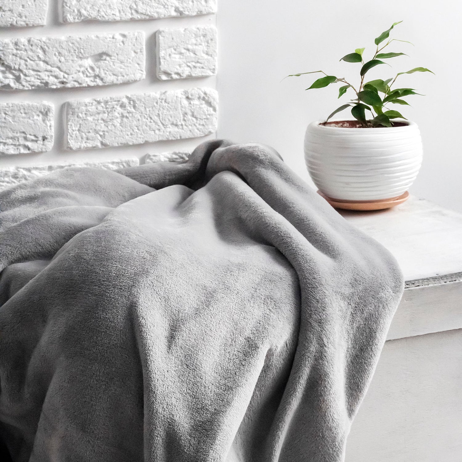 Royal Comfort Thermolux Heated Electric Fleece Throw-Heating &amp; Cooling-PEROZ Accessories