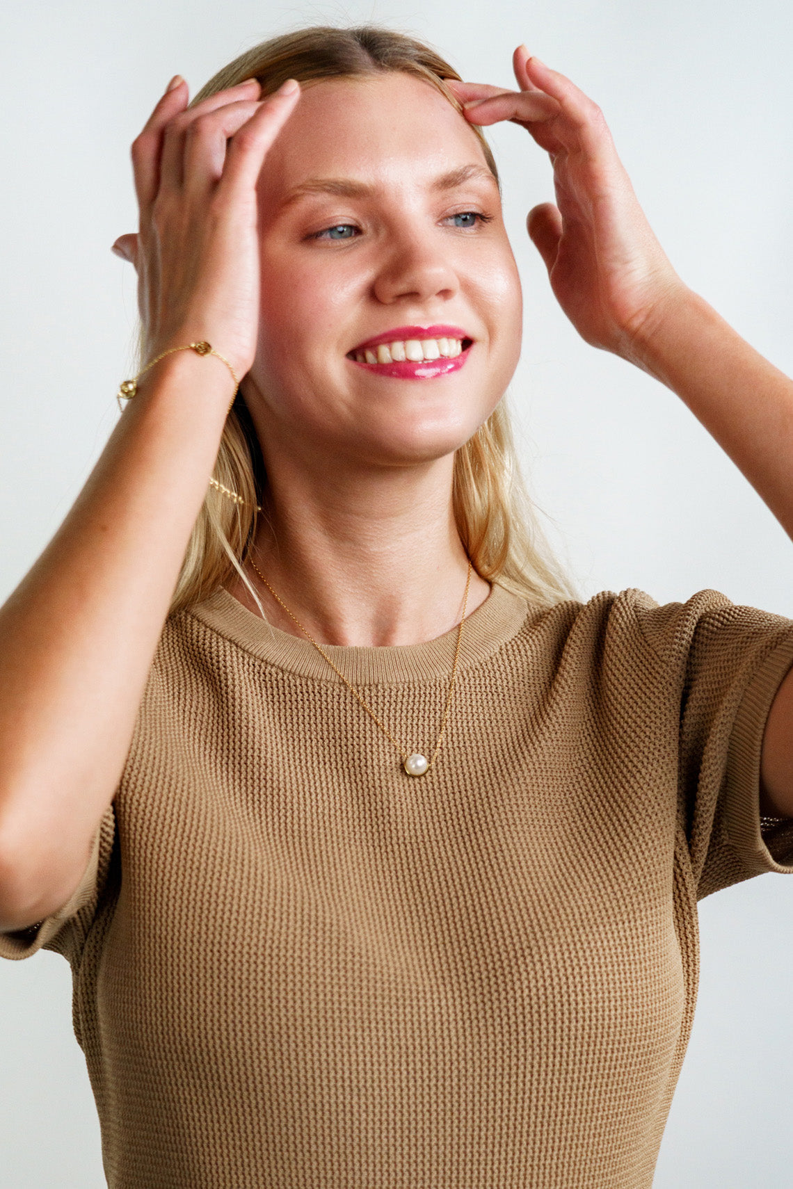 ADAGIO CRESCENT NINE-2-FIVE PEARL NECKLACE GOLD-PEROZ Accessories