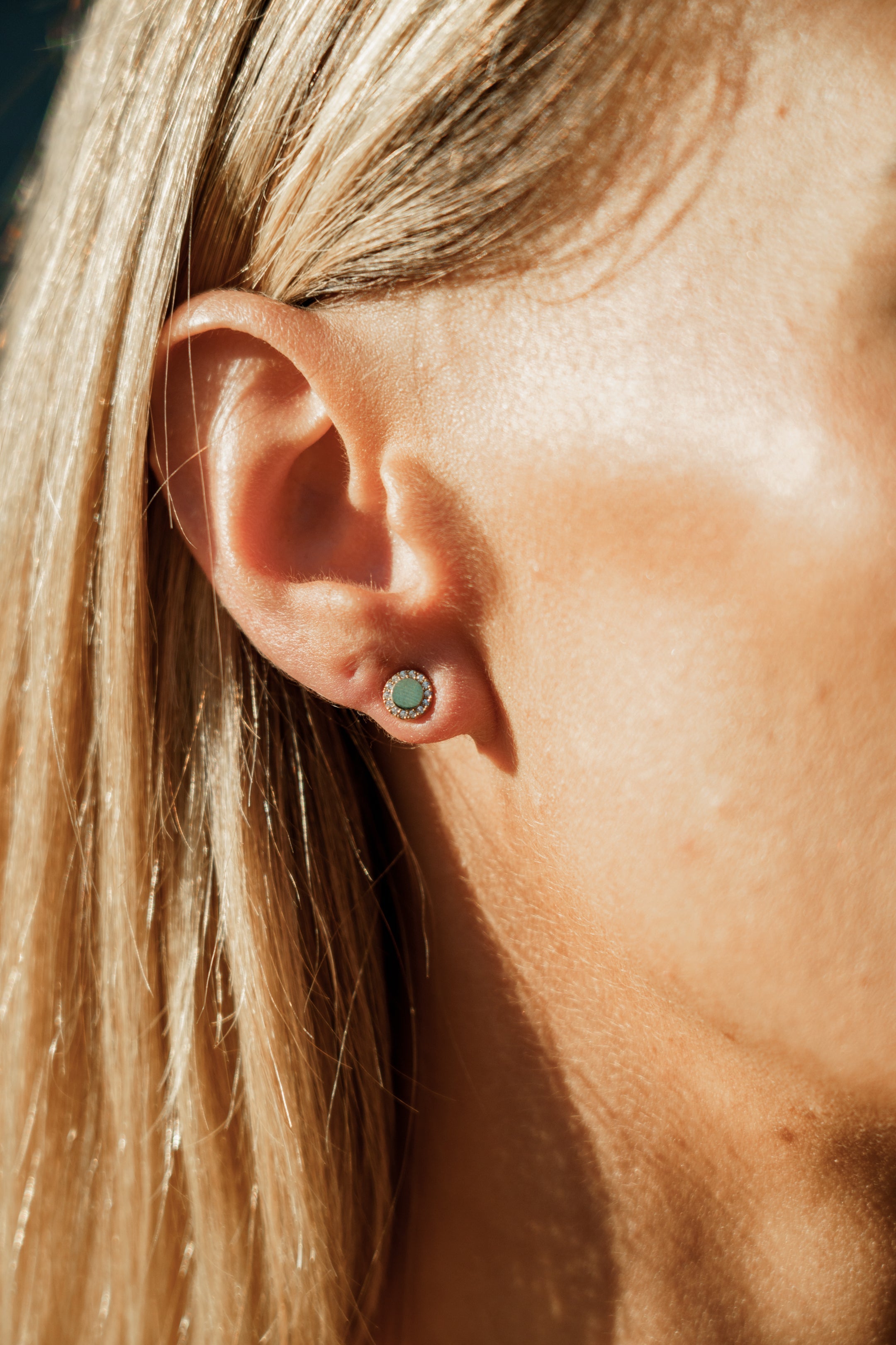 CHIC NOEL HIGH SHINE STUD EARRINGS GOLD-PEROZ Accessories