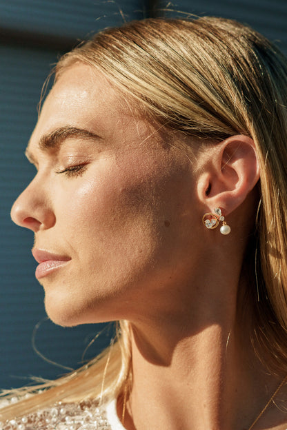 CHIC NOEL FRESHWATER PEARL PYRMONT EARRINGS GOLD-PEROZ Accessories