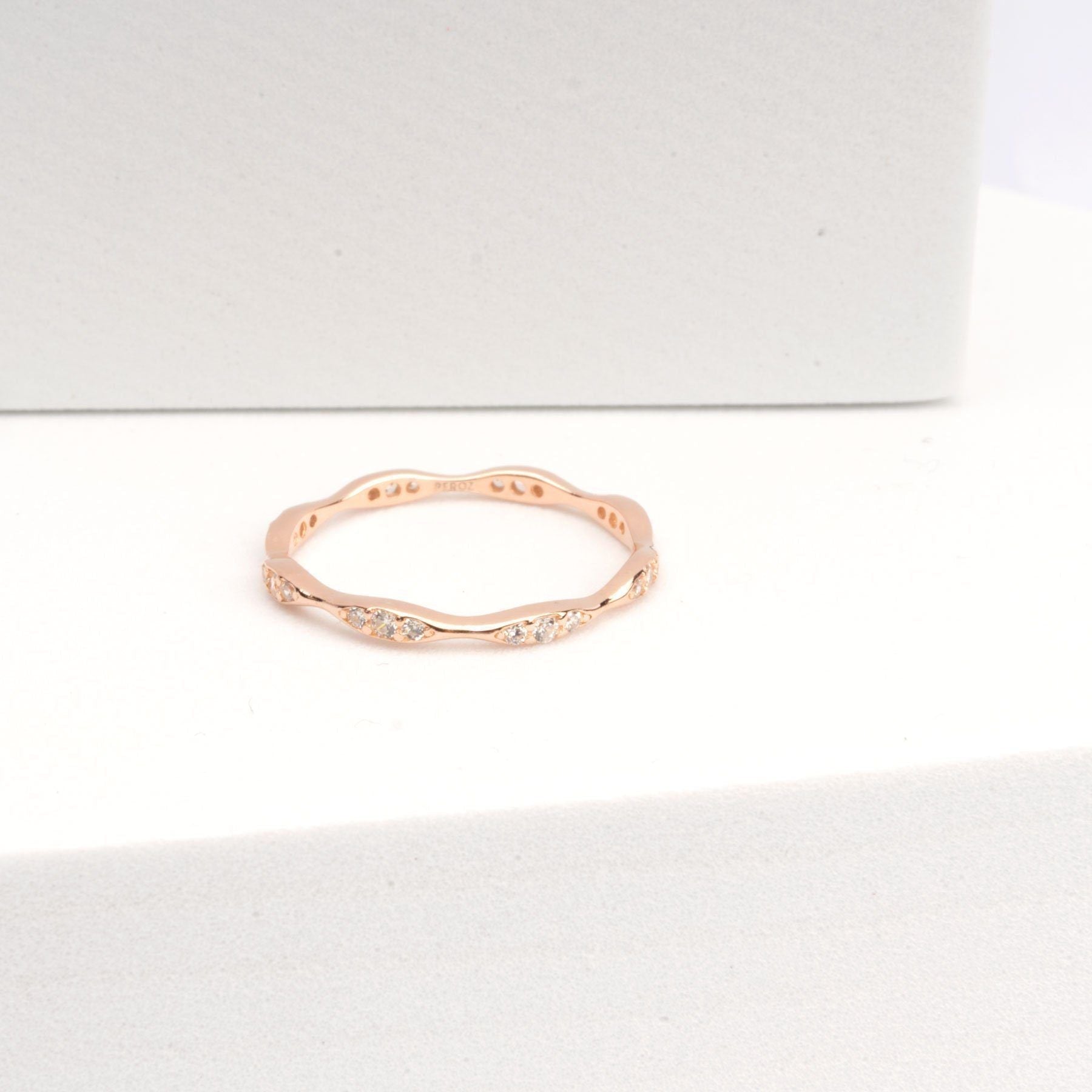 Julia Ring | Peroz