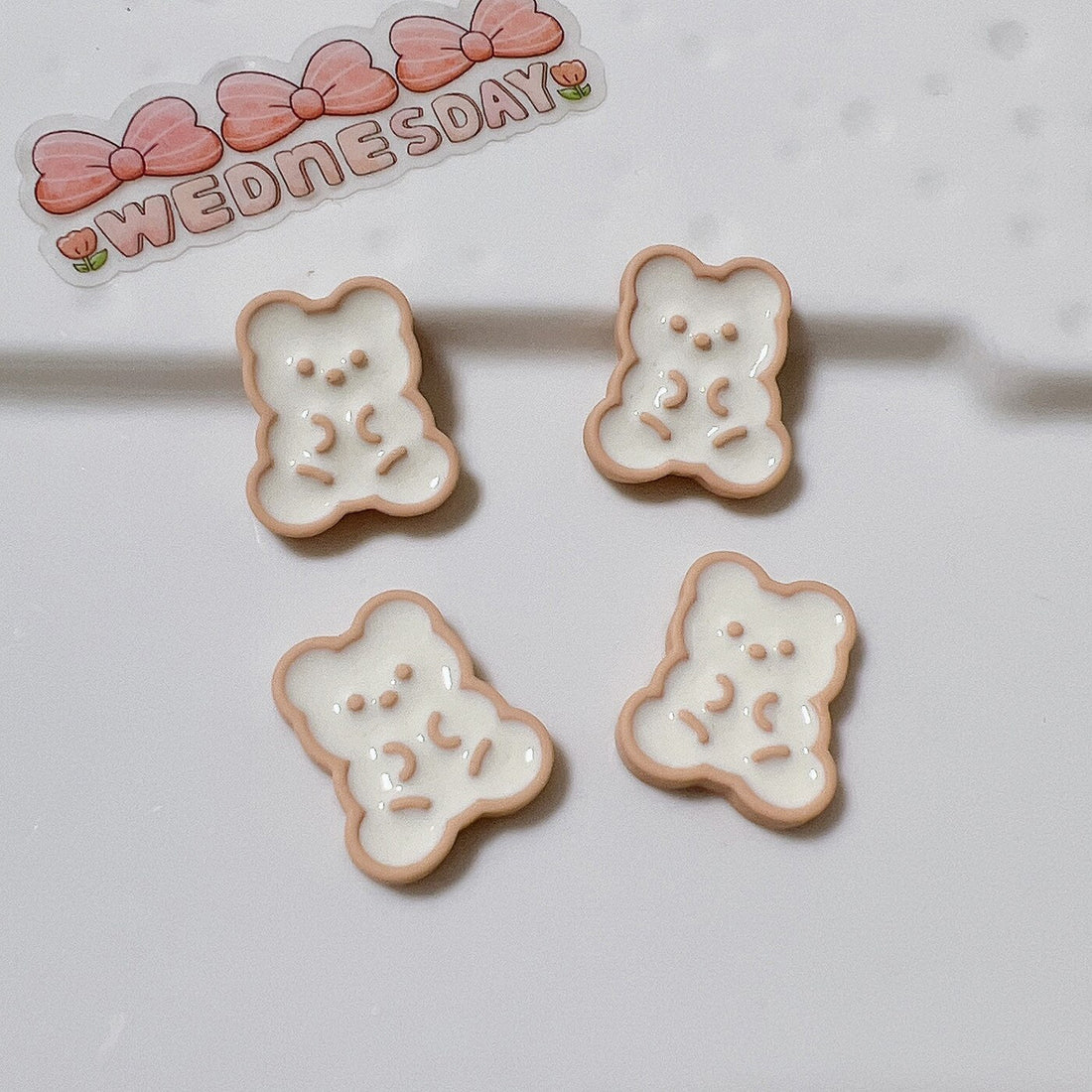 Anykidz 5pcs Cream Bunny Bear Design Shoe Charm Accessories Jeans Clogs Pendant Pin Designer Ornament Jibbitz for Crocs-Shoe Charms-PEROZ Accessories
